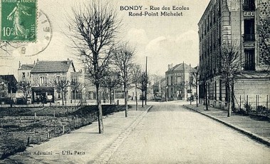 Rond point Michelet, Rue des Ecoles