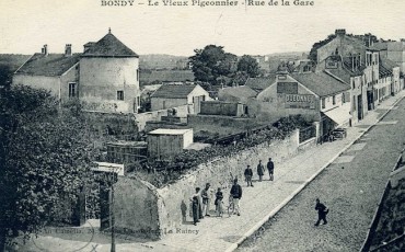 Rue de la Gare, le vieux pigeonnier 17ème siècle
